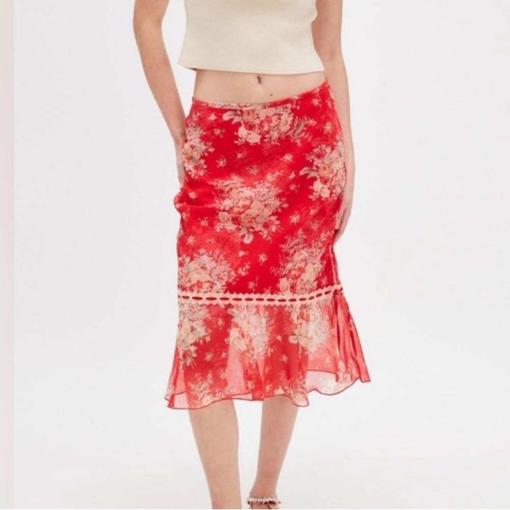 NWT Free People Romantic Roses Printed poppy Red Midi Skirt
NEW